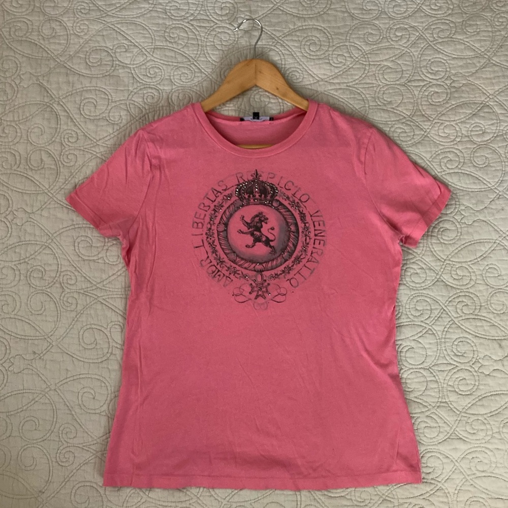 Express pink lion tee